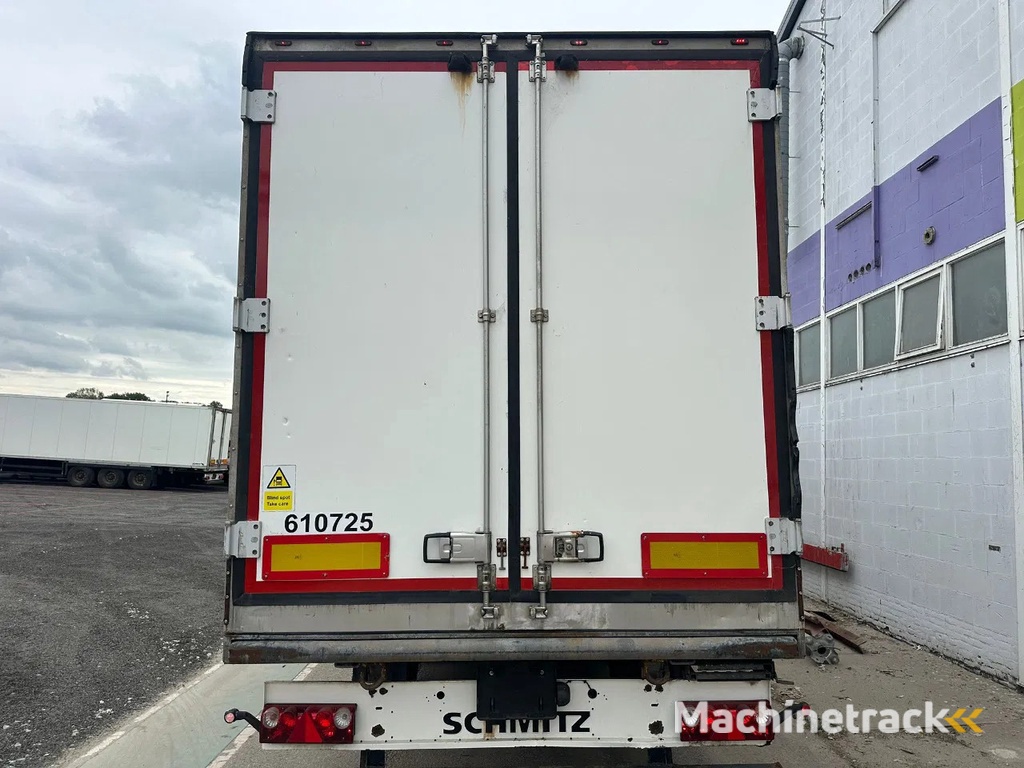 Schmitz Cargobull Schmitz Cargobull PRICES FROM €6950 TO €8950,- 40 X CARRIER 1850 MT D/E SAF AXELS