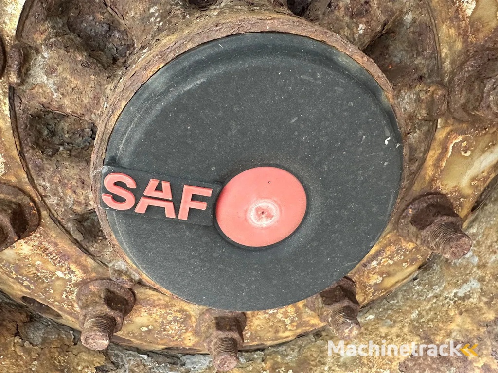 Schmitz Cargobull Schmitz Cargobull PRICES FROM €6950 TO €8950,- 40 X CARRIER 1850 MT D/E SAF AXELS