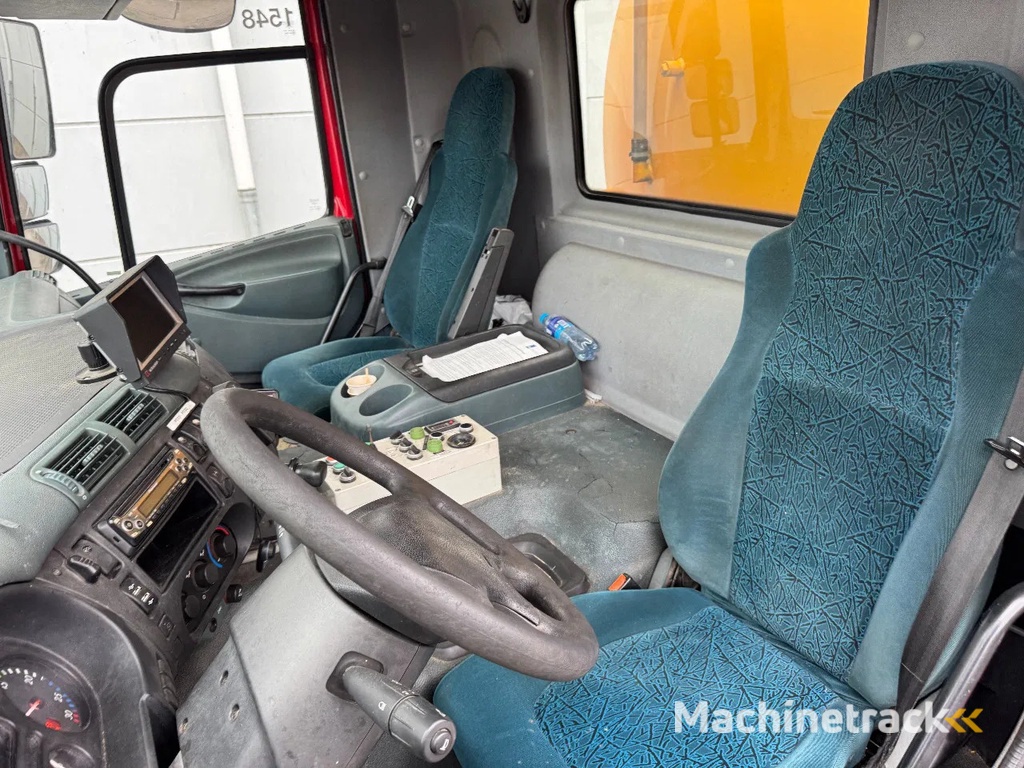 DAF CF 75.250 6X2 EURO 3 VACUUM CLEANER