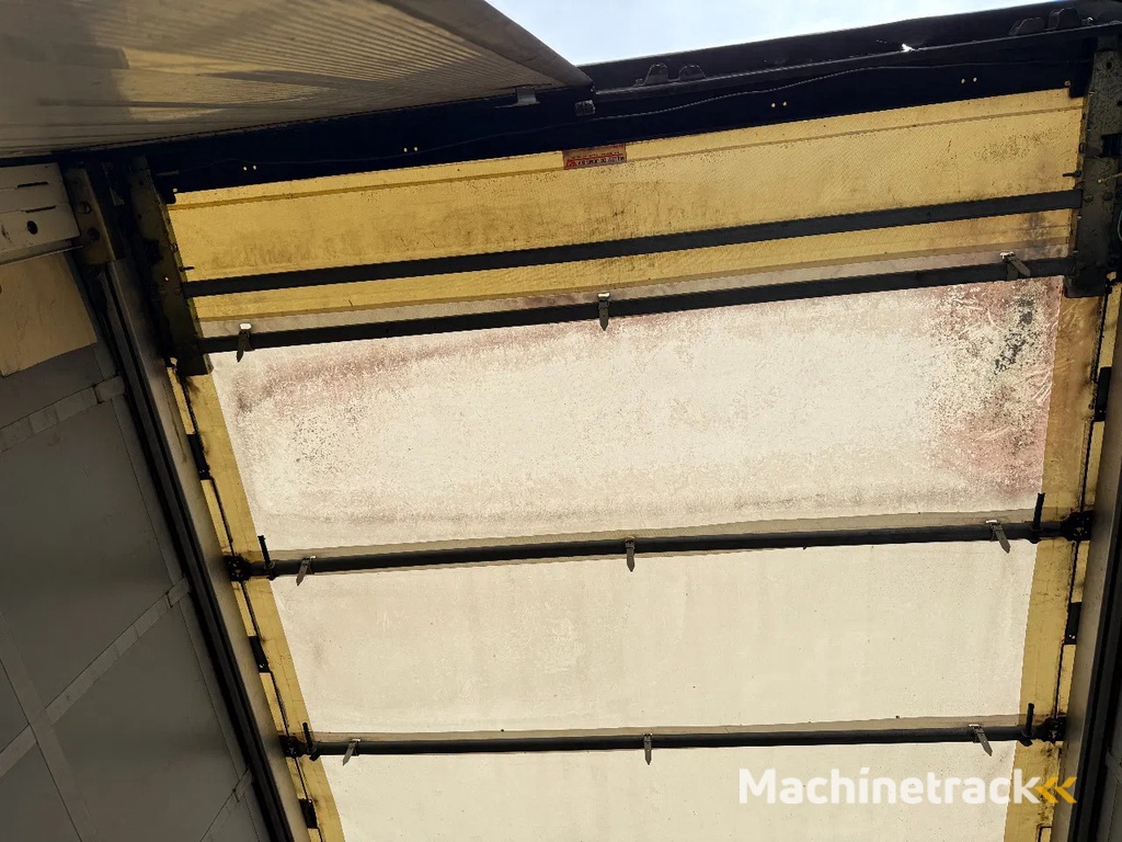 Schmitz Cargobull 3 AXLE + COIL - DISC BRAKES + SLIDING ROOF