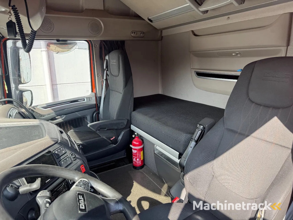 DAF XF 450 4X2 EURO 6 SKIRTS STANDKLIMA