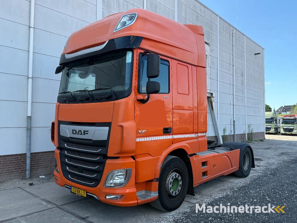 DAF XF 450 4X2 EURO 6 SKIRTS STANDKLIMA