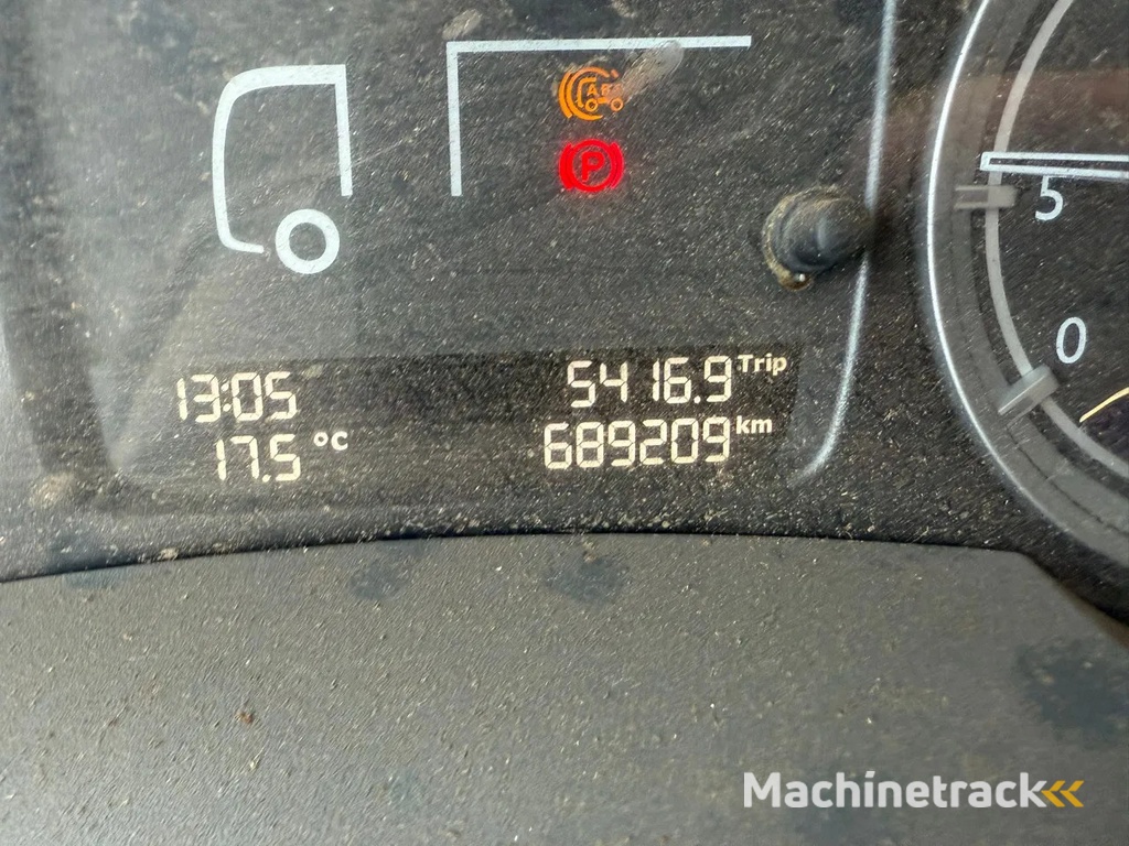 DAF CF 400 6X2 EURO 6 - ONLY 689.209 KM + STEERING AXLE