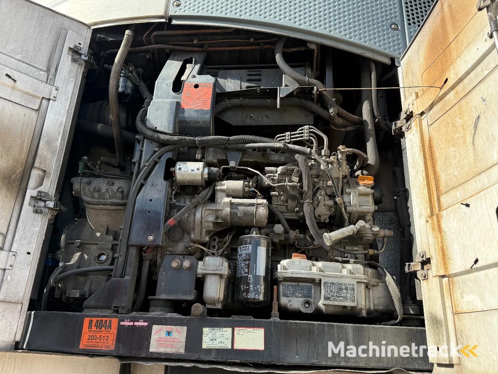 Schmitz Cargobull SKO24 + THERMOKING SLX 300 D&E