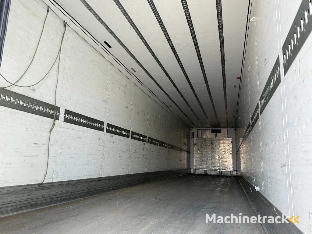 Schmitz Cargobull SKO24 + THERMOKING SLX 300 D&E