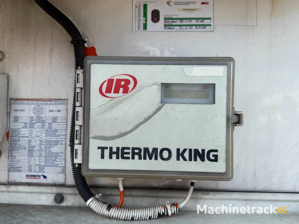 Schmitz Cargobull SKO24 + THERMOKING SLX 300 D&E
