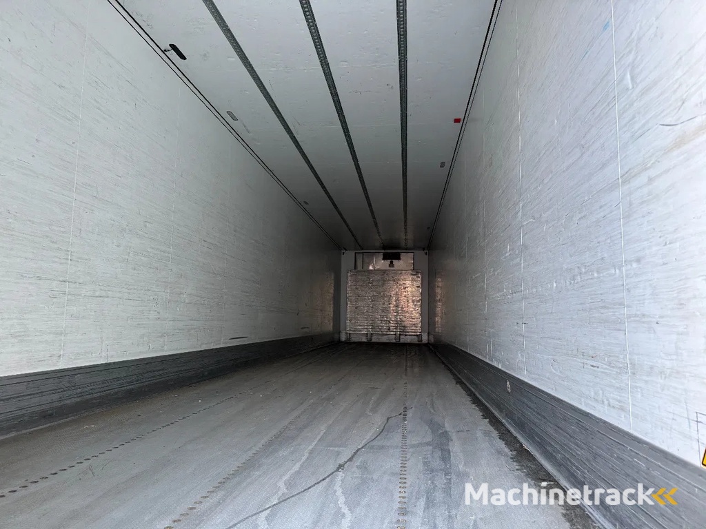 Schmitz Cargobull SKO24 + THERMOKING SLX 300 D&E
