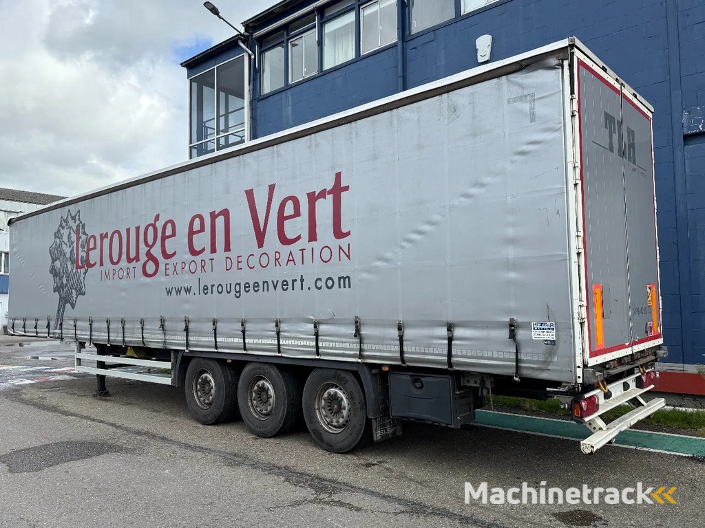 Kässbohrer XS - 3 AXLE - SAF + SLIDING ROOF - DISC BRAKES