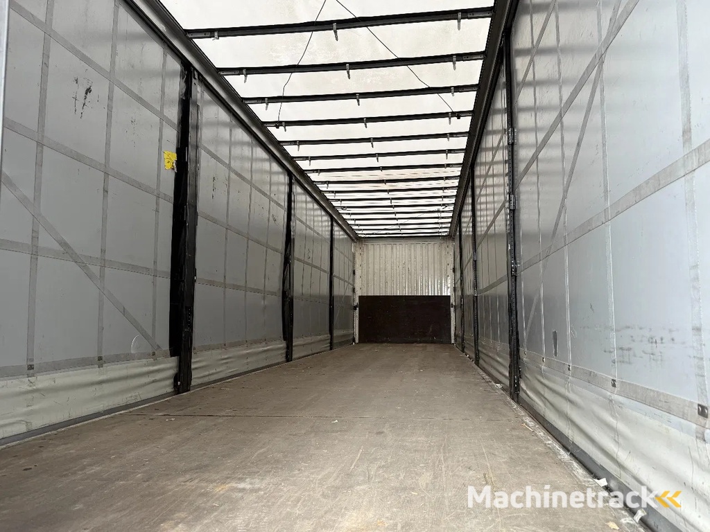 Kässbohrer XS - 3 AXLE - SAF + SLIDING ROOF - DISC BRAKES