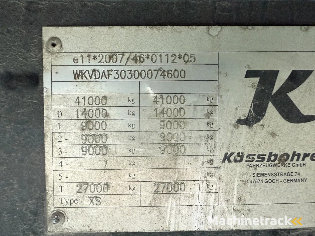 Kässbohrer XS - 3 AXLE - SAF + SLIDING ROOF - DISC BRAKES