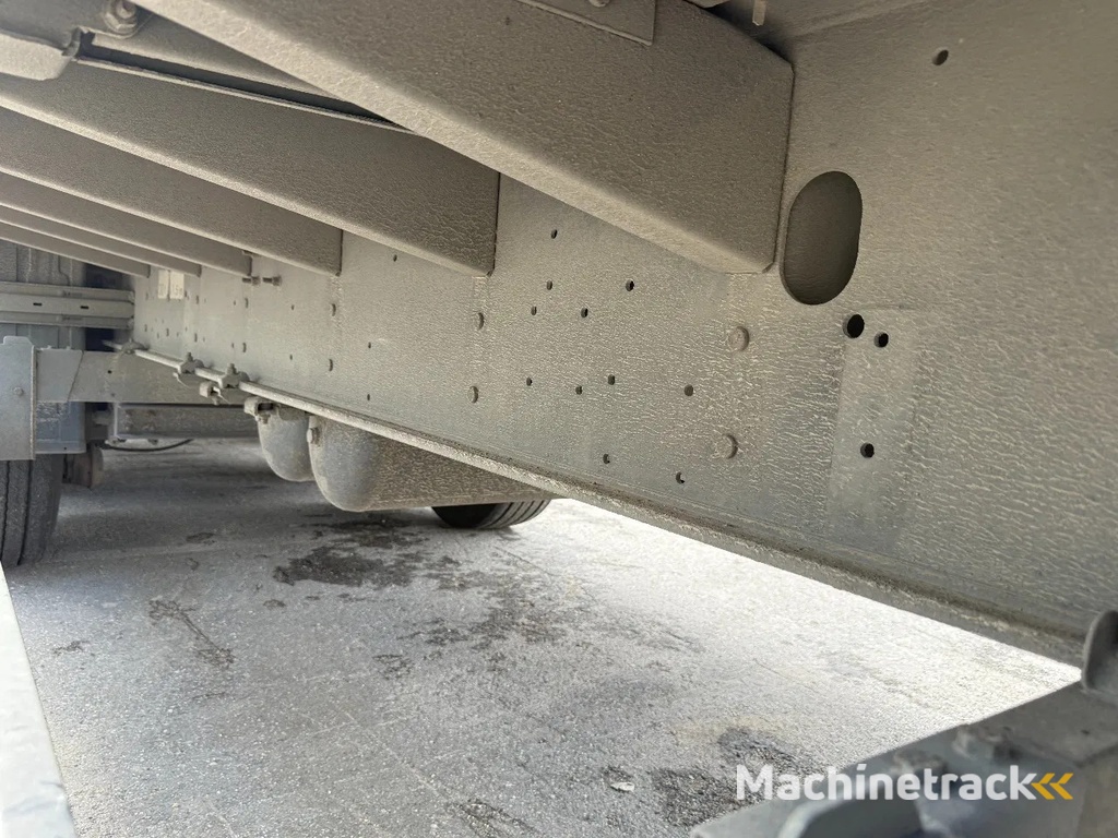 Schmitz Cargobull SCB*S3T - DISC BRAKES + SLIDING ROOF