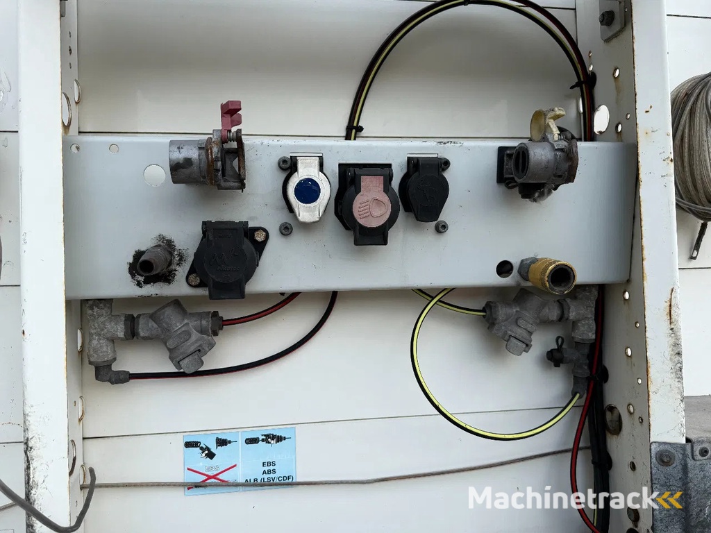 Schmitz Cargobull SCB*S3T - DISC BRAKES + SLIDING ROOF