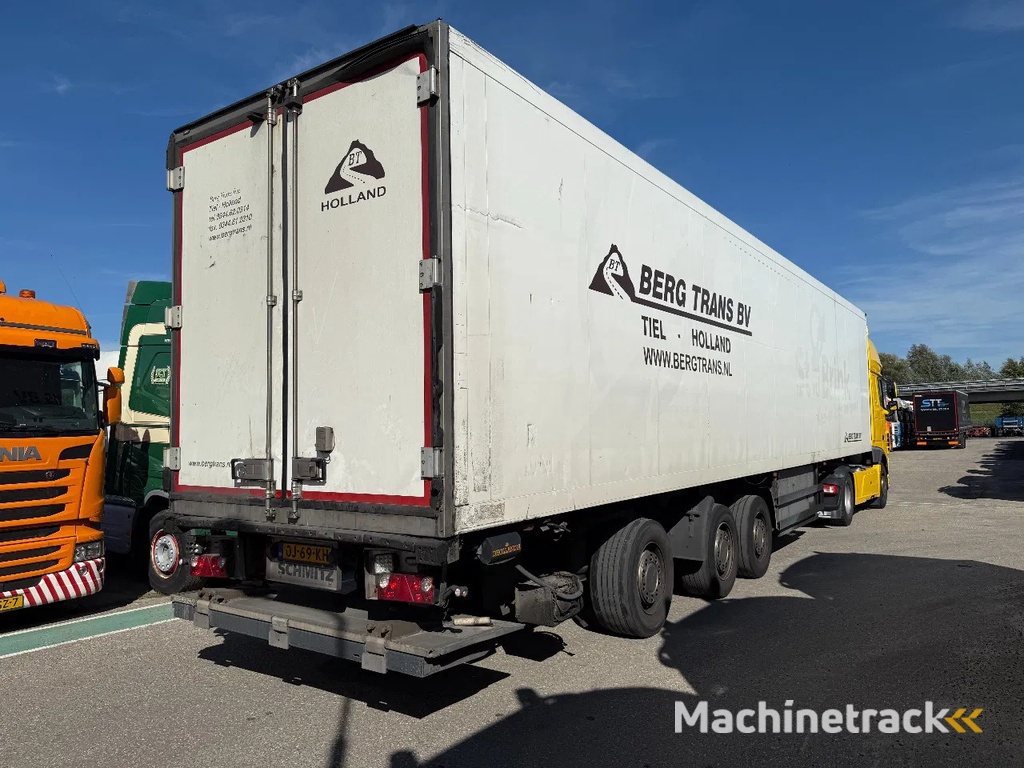 Schmitz Cargobull SKO24 + CARRIER VECTOR 1800 D&E + DHOLLANDIA LIFT