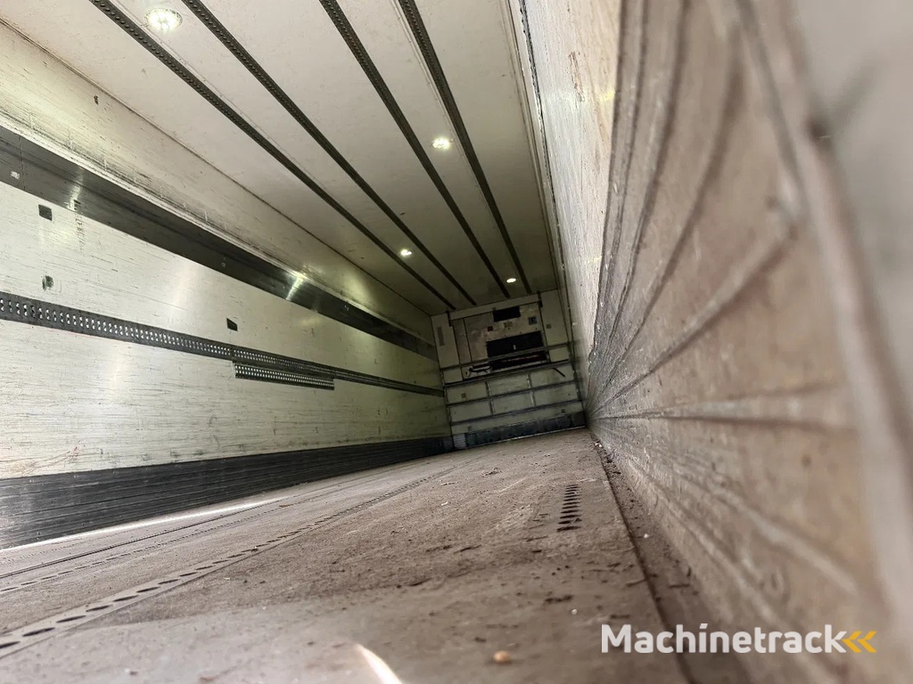 Samro ST39 - 3x BPW + THERMOKING SLX200 + DHOLLANDIA LIFT