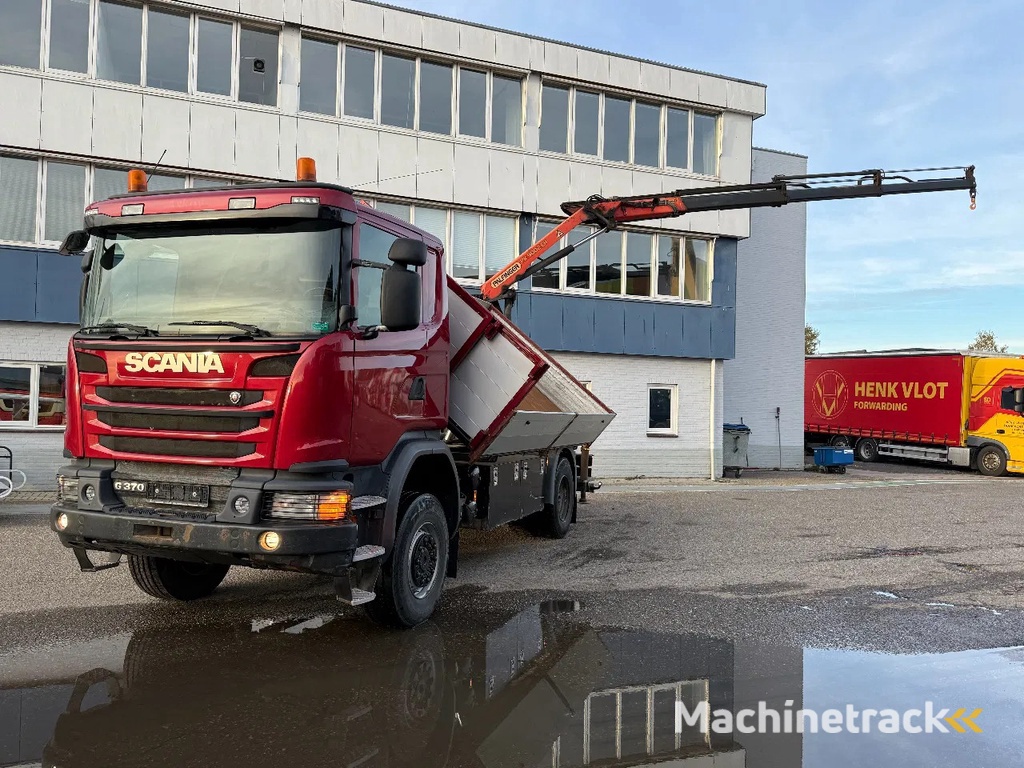 Scania G370 4X4 EURO 6 + 3-SIDE TIPPER + PALFINGER PK9002 + REMOTE