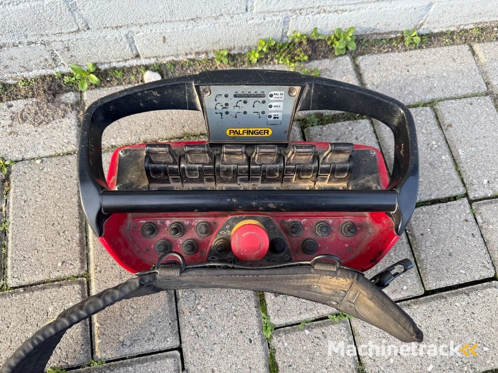 Scania G370 4X4 EURO 6 + 3-SIDE TIPPER + PALFINGER PK9002 + REMOTE