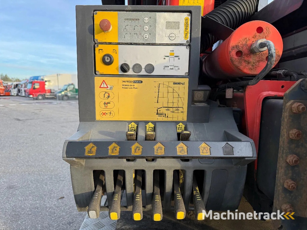 Scania G370 4X4 EURO 6 + 3-SIDE TIPPER + PALFINGER PK9002 + REMOTE