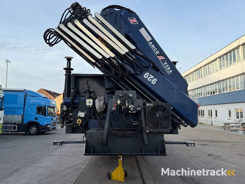 TURBO'S HOET 3 AXLE + AMCO-VEBA V929 6S CRANE + REMOTE