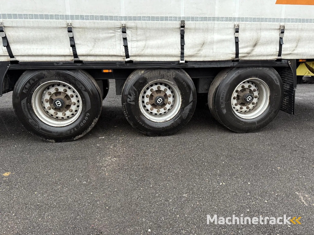 Krone SD - 3 AXLE + SLIDING ROOF