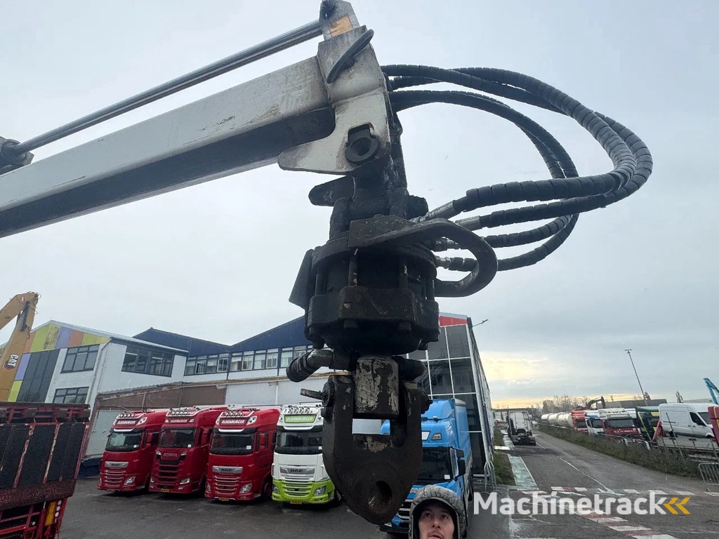 Floor FLO-17-30H + HIAB R-165-F1