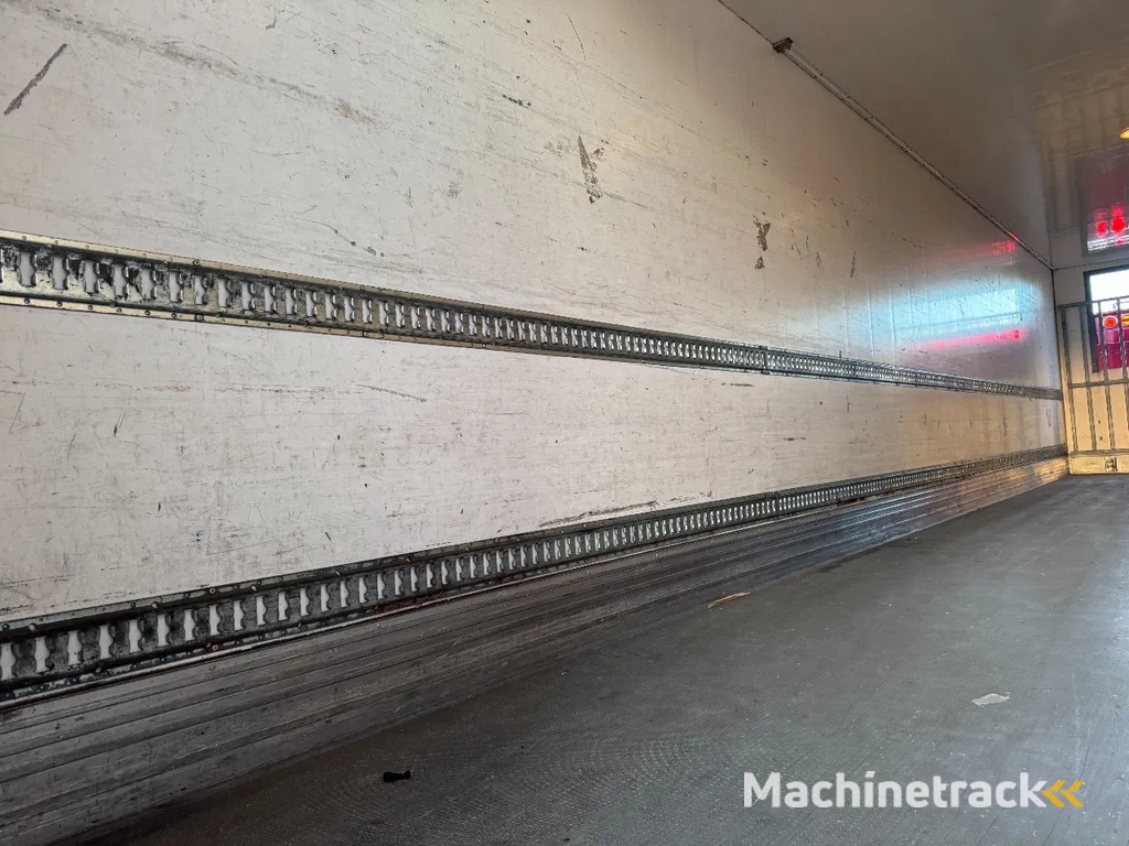 Chereau 2 AS - SAF - ISOLATED BOX + DHOLLANDIA LIFT 2.000 KG