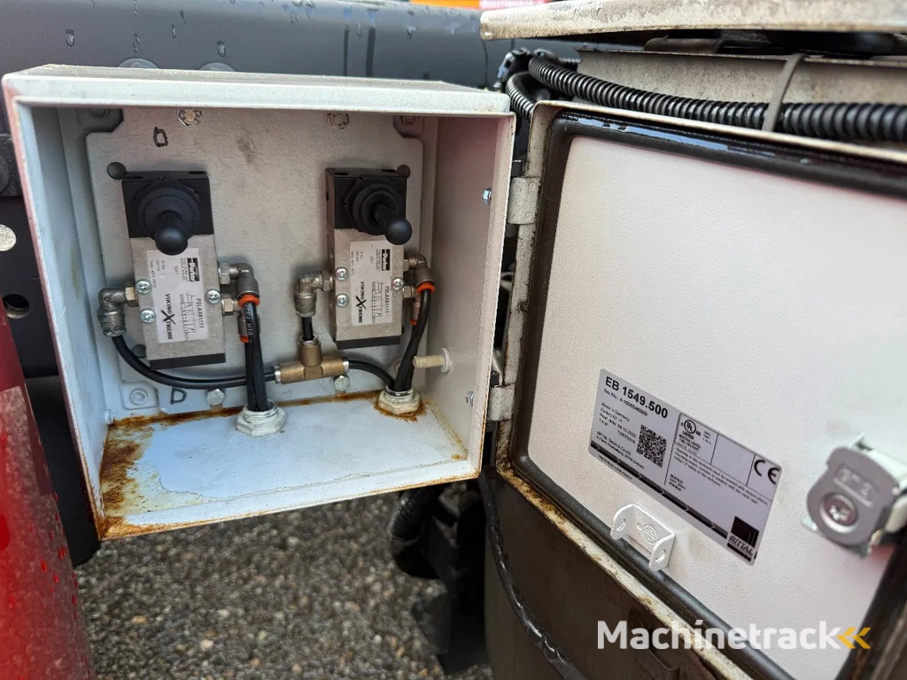 Mercedes-Benz Actros 1842 4X2 MEGA + LIFTING DISH (HEFSCHOTEL)