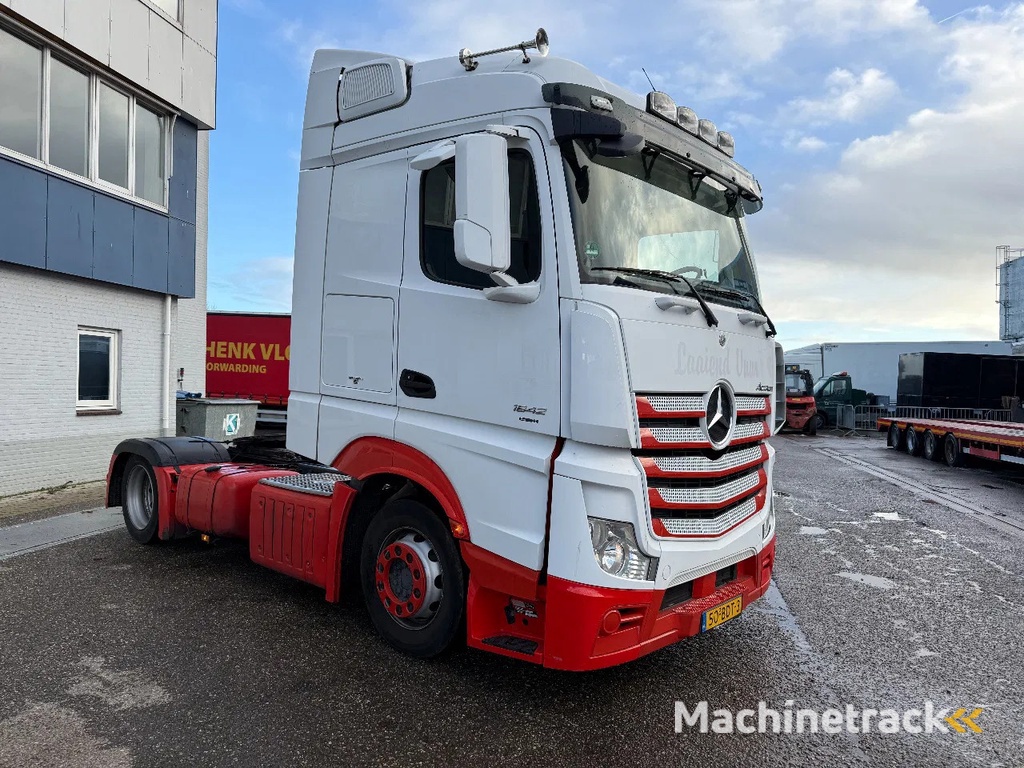 Mercedes-Benz Actros 1842 4X2 MEGA + LIFTING DISH (HEFSCHOTEL)