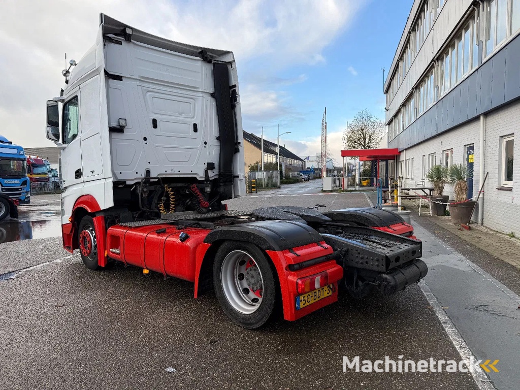 Mercedes-Benz Actros 1842 4X2 MEGA + LIFTING DISH (HEFSCHOTEL)