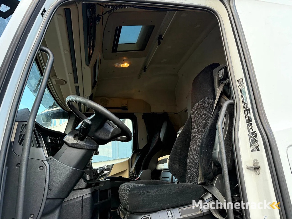 Mercedes-Benz Actros 1842 4X2 MEGA + LIFTING DISH (HEFSCHOTEL)