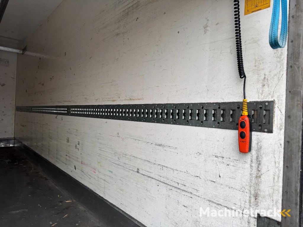 Volvo FE 280 6X2 EURO 6 DHOLLANDIA 2500 KG THERMO KING COOL UNIT