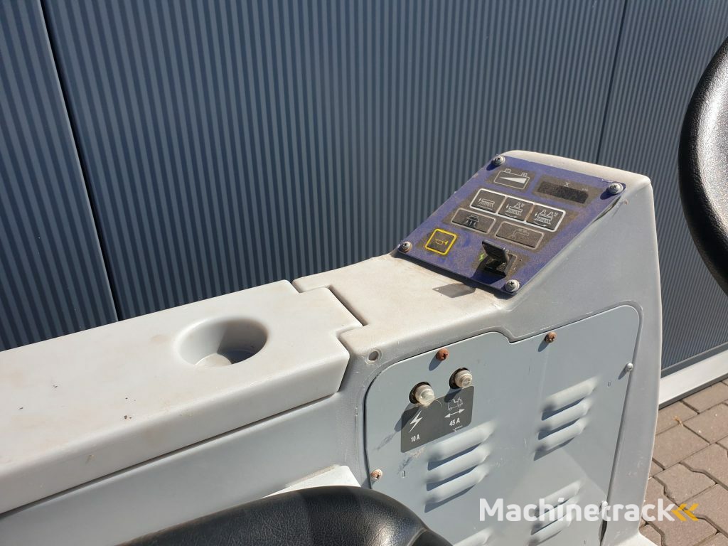 Schrobmachine Nilfisk BR 700