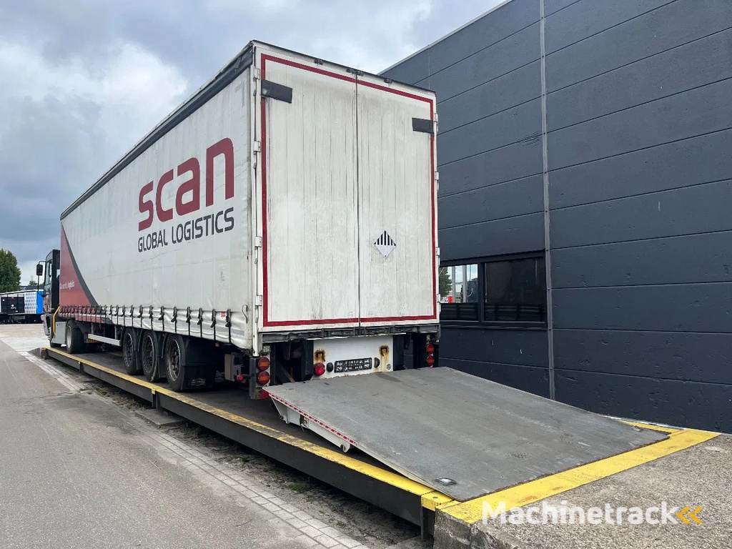 Pacton Mega schuifzeil oplegger | 9 tons laadklep | 5x available