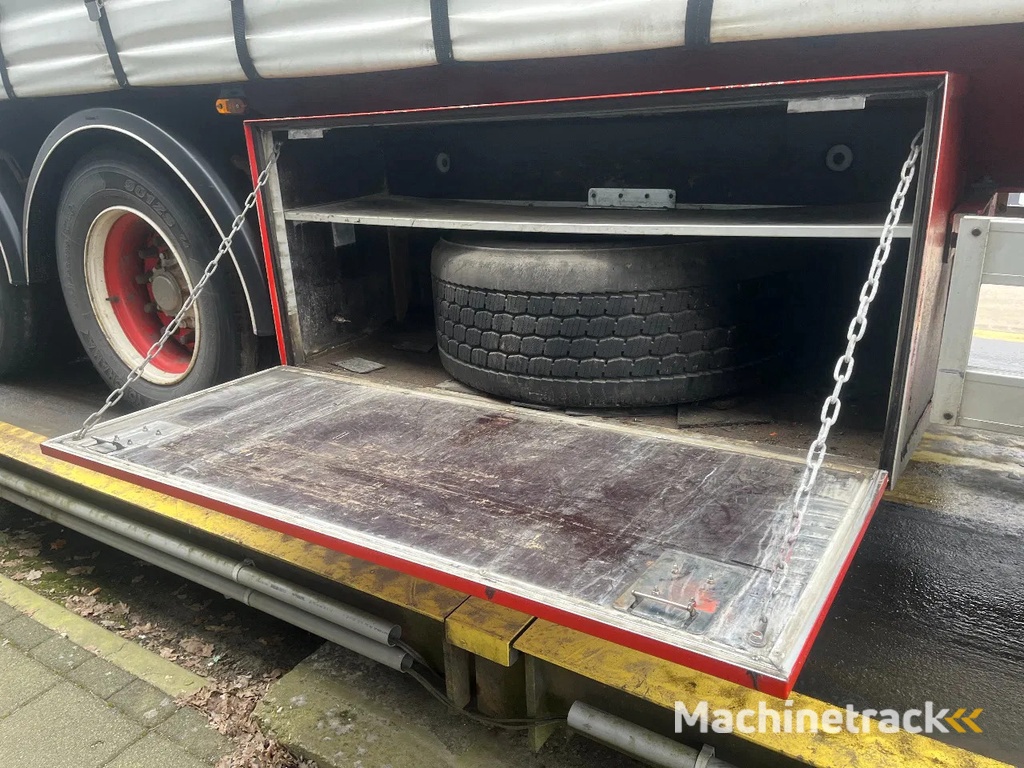 Pacton schuifzeil oplegger | Hefdak | Laadklep | Stalen vloer