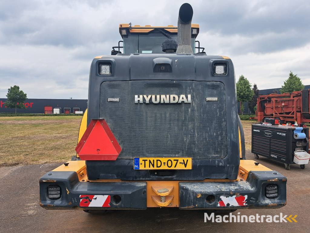 Hyundai HL 940