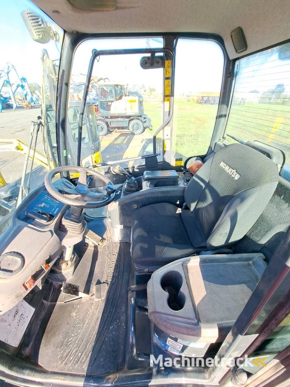Komatsu WA100-8E0