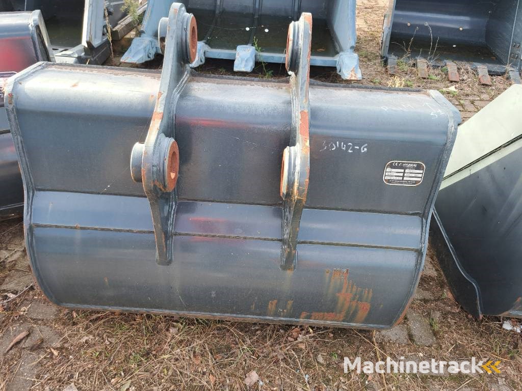 Hyundai Exacavator Digging Bucket 140, 6N4-37000