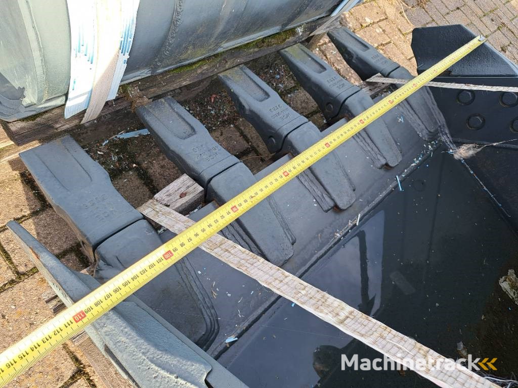 Hyundai Excavator digging bucket 140, 61K4-30101