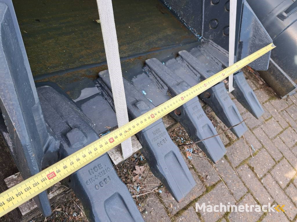 Hyundai Excavator digging bucket 140, 61K4-30501