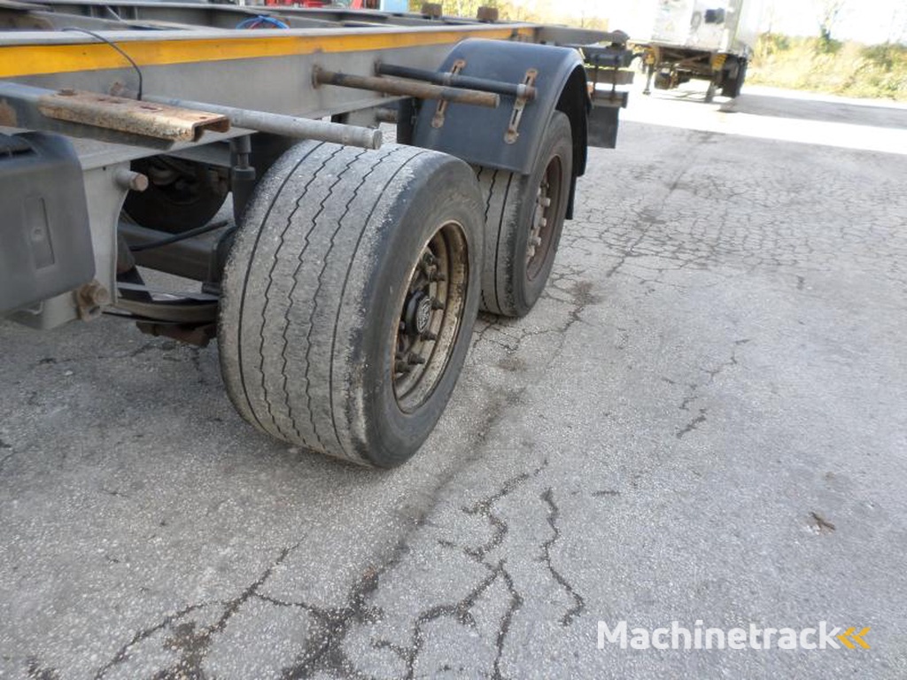 Lecitrailer PORTE CONTAINERS DORGLER