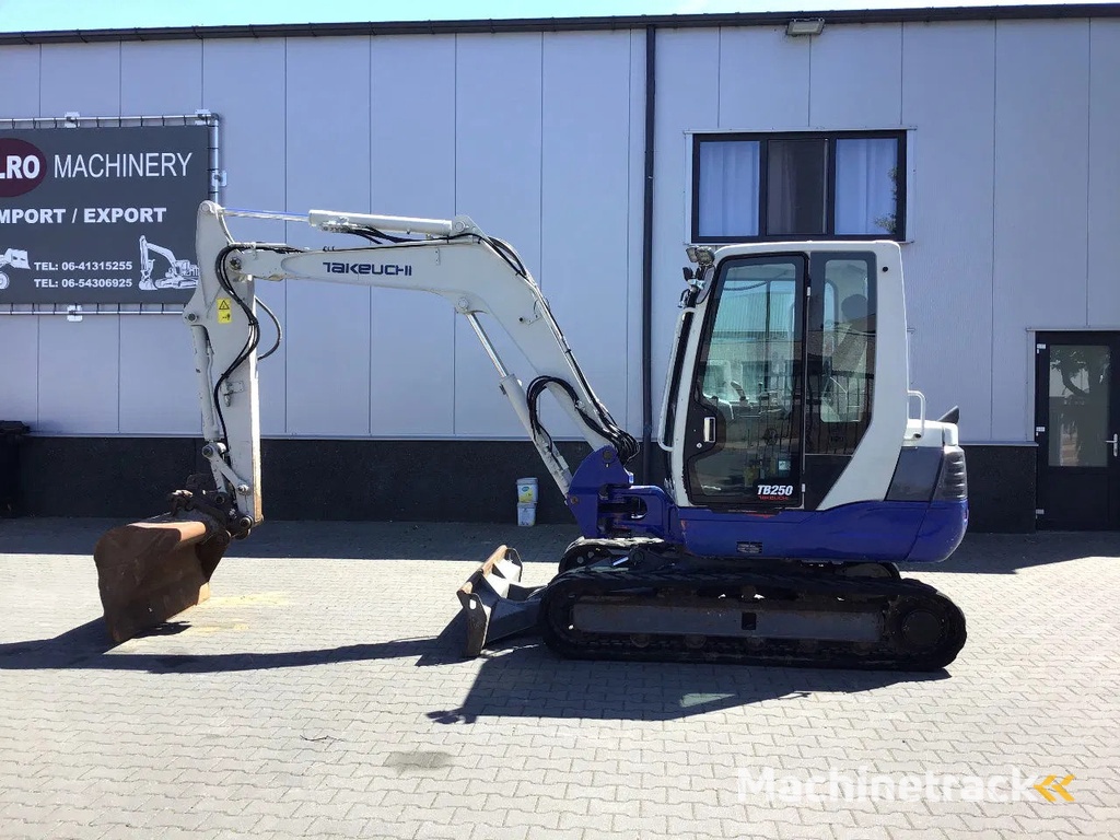Takeuchi TB250