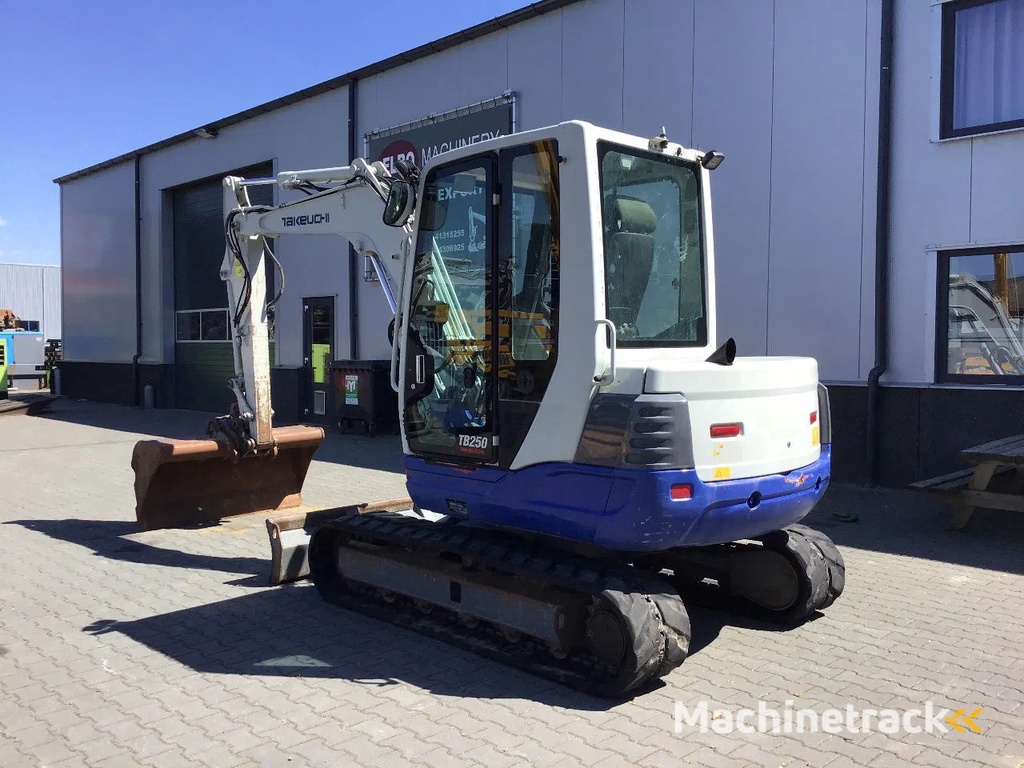 Takeuchi TB250