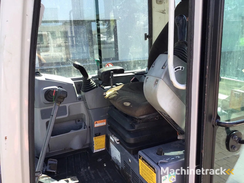Takeuchi TB250