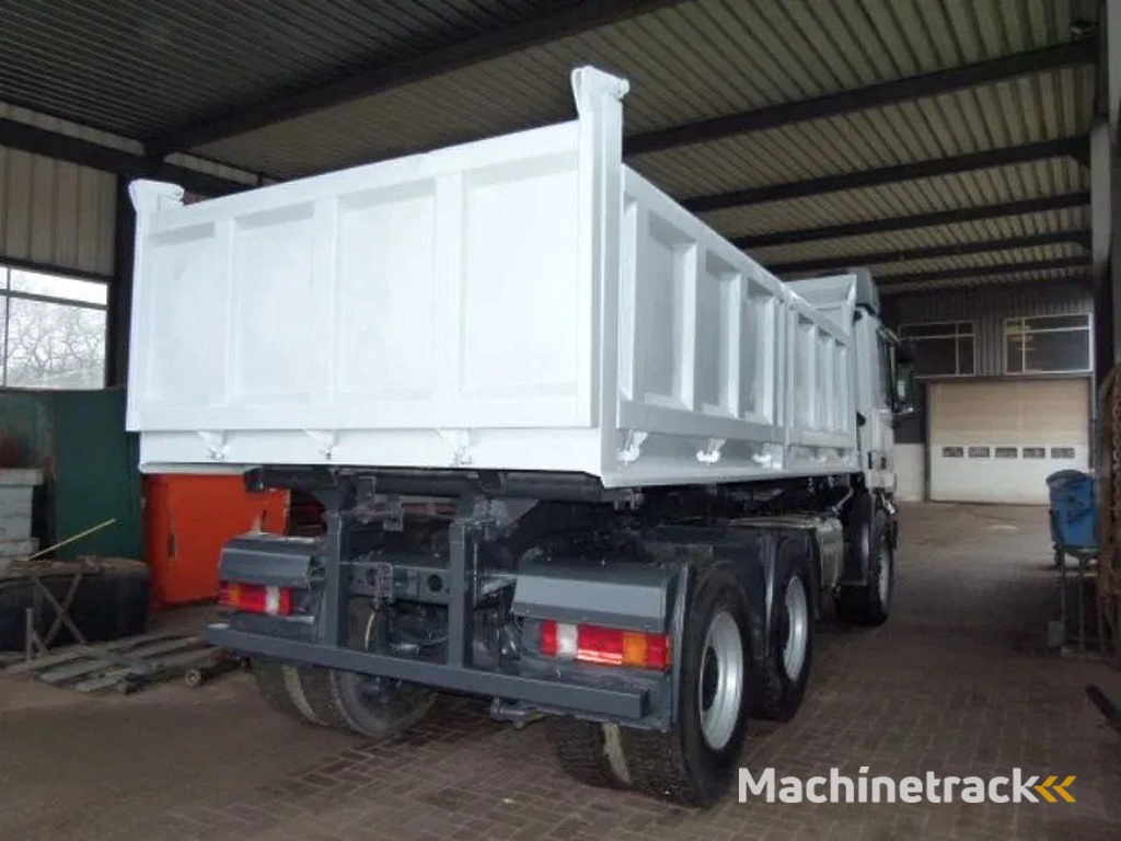 Mercedes-Benz Actros 3343 6x4 - Telligent with 3 pedals