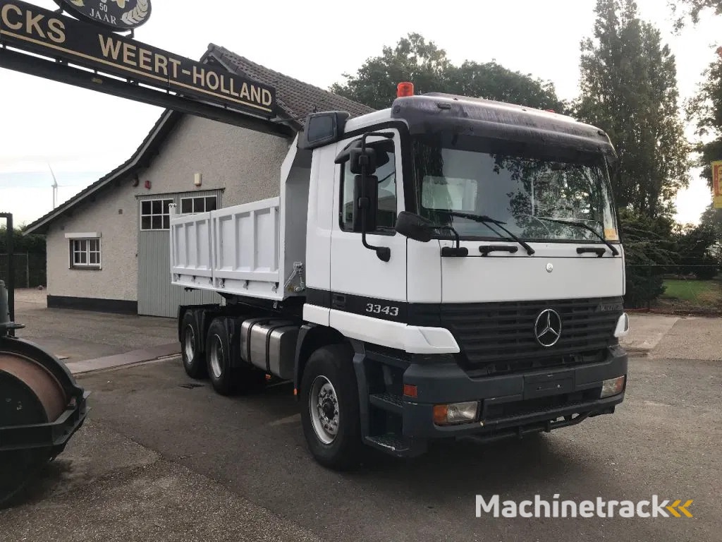Mercedes-Benz Actros 3343 6x4 - Telligent with 3 pedals