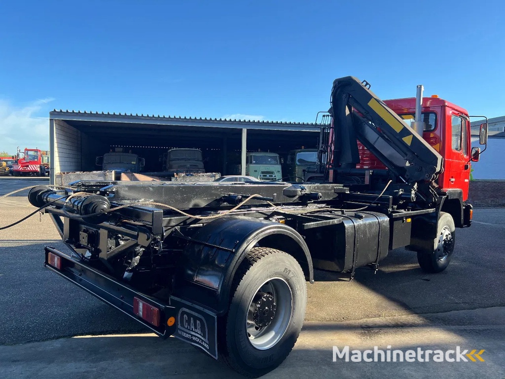 MAN 18.192 4x4 - 3 way Cable system with crane