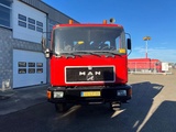 Minituur van MAN 18.192 4x4 - 3 way Cable system with crane