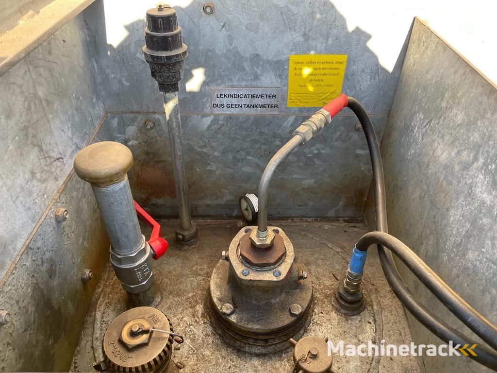 Dieseltank Rietberg 1000 liter Dieseltank Gegalvaniseerd IBC met keuring !