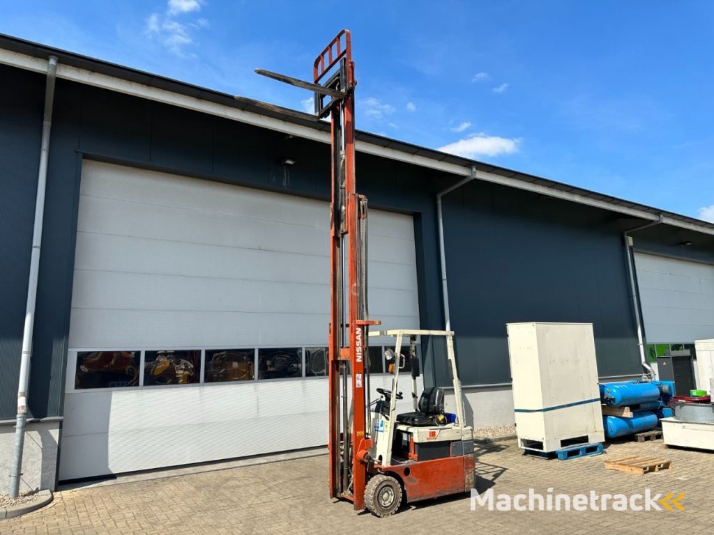 Nissan N01L18U 1.8 ton Triplex Freelift Sideshift Elektra Heftruck Accu 2016 !