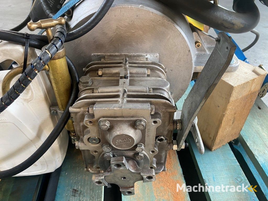 Volkswagen 068.2/M344 Marine Diesel motor 33 kW / 45 PK met keerkoppeling