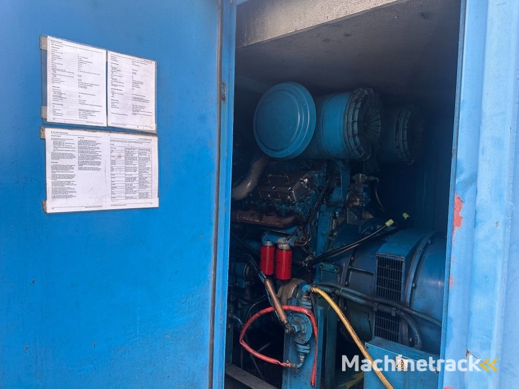 Perkins 3012-TAG2 Stamford 640 kVA generatorset in Silent 30 ft container